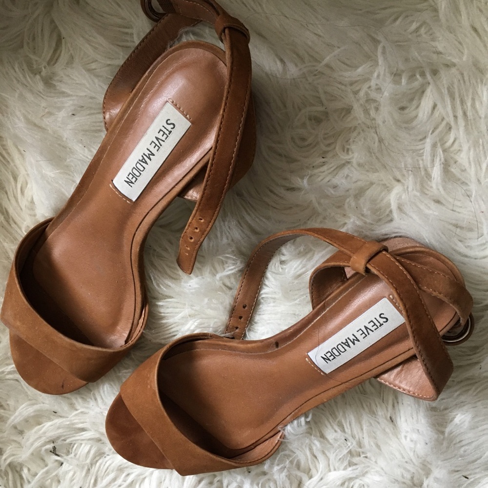 Steve Madden suede sandals size 6.5